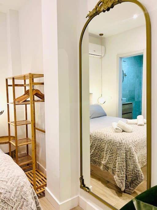 New Luxurious Studio With Patio/Center Apartment Malaga Exterior photo
