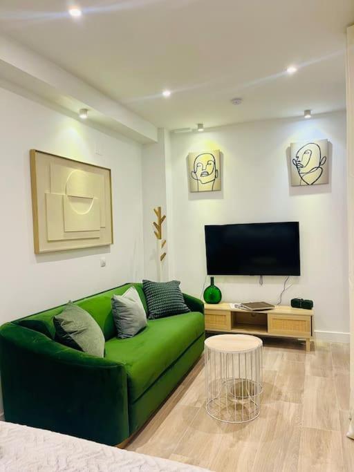 New Luxurious Studio With Patio/Center Apartment Malaga Exterior photo